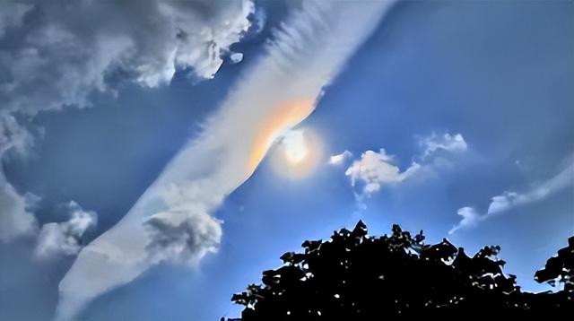 早上好！今晨新加坡惊现“天空之眼”！热！