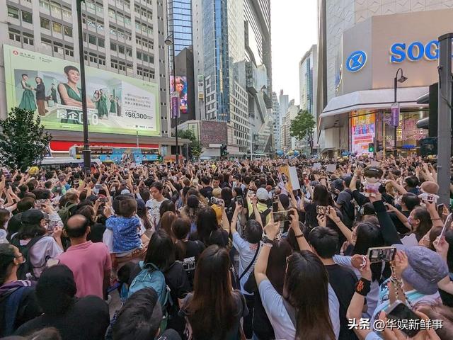新加坡华媒评香港乐坛：歌迷追捧无实力歌手，平台、公司拉帮结派