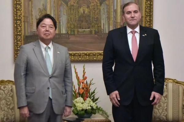 日本外相访问这个南美国家，心里想的竟是台湾？