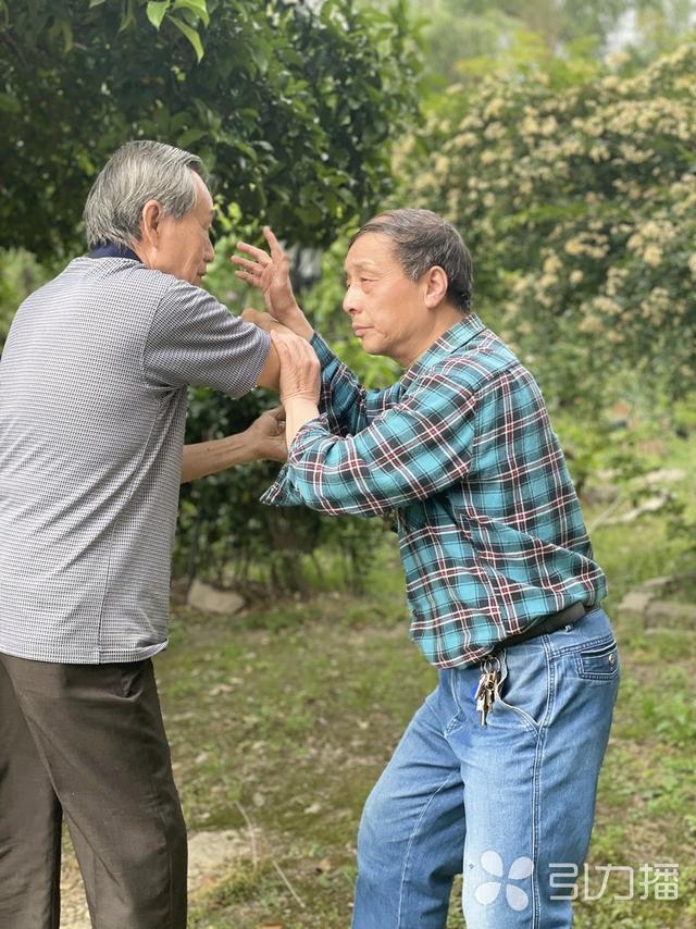 以拳会友！73岁新加坡武师寻梦苏州，与吴式太极拳第五代传人切磋
