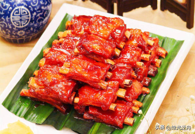 美食推荐：特色洋烧排、新加坡麦片虾、香煎糍粑制作方法