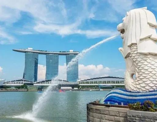 为什么新加坡那么富有？