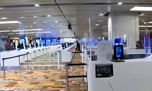 这群人今后进出新加坡不用带护照？带脸就OK了？