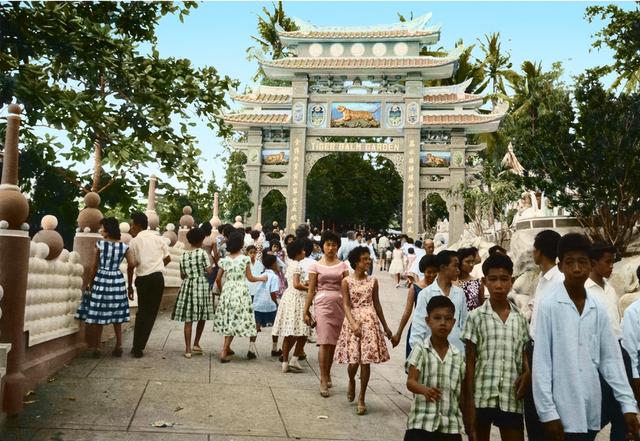“南洋时光”系列：新加坡华人上游乐场与戏院的快乐记忆
