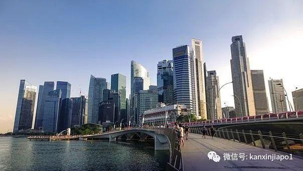 在新加坡工作5个月不想干了，公司要扣1600新币中介费，合理吗？