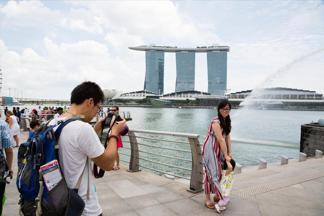 恐怖的新加坡鞭刑：挨上三鞭直接休克，没有人能抗住24鞭