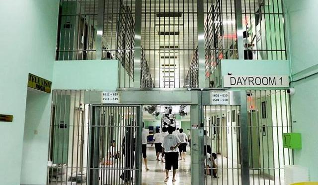 妻子回国坐月子，他在新加坡圣诞狂欢夜后侵犯女同乡