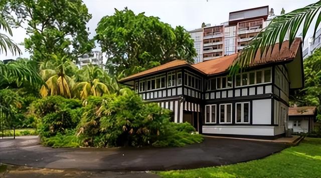 新加坡俩部长租住的黑白屋价格超四合院，真相来了