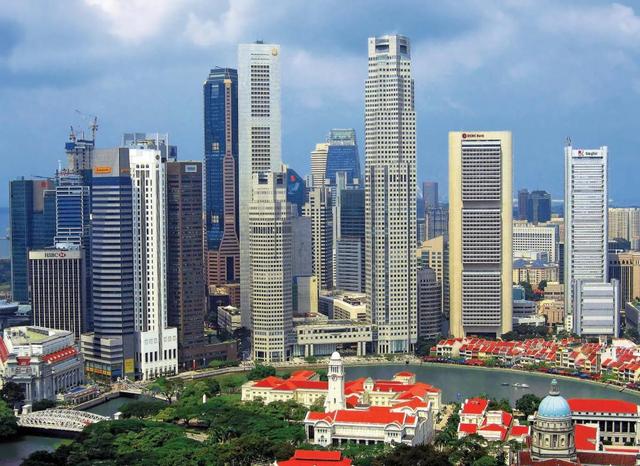 华人国家新加坡为什么人均世界第五，40年三步走，跨越式发展！