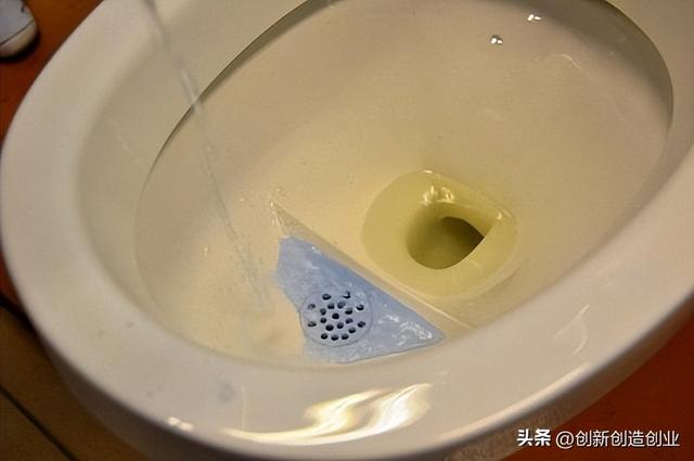 新加坡科学家发明一种新型的“非混合真空马桶