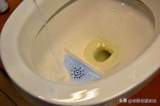 新加坡科学家发明一种新型的“非混合真空马桶
