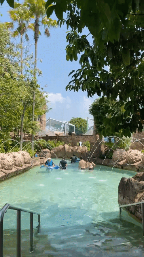 新加坡娃最爱的水上乐园！冲浪、水滑道、漂流，还能和鱼儿嬉戏~