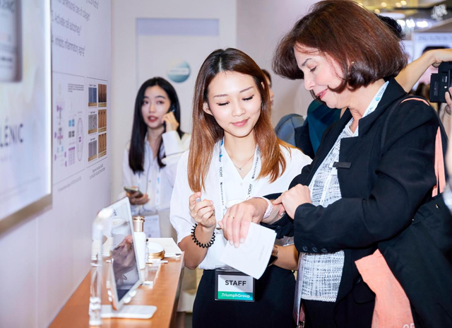 世界皮肤病学大会新加坡开幕 逸仙电商首携双品牌参展！