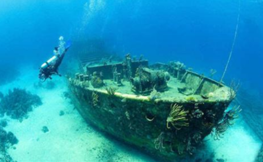 1998年，印尼发现的阿拉伯沉船，专家发现6万多件都是唐朝文物