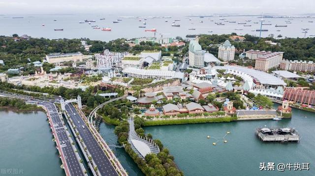 弱小岛国新加坡，是如何一步一步变强大的？